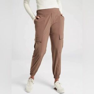 Athleta Chelsea Utility Joggers
Size 4